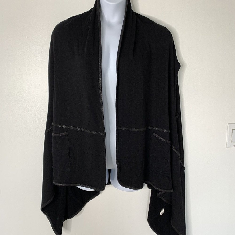 Poncho Shrug Cape Black‎ Faux Leather Trim Oversized Size L Bamboo